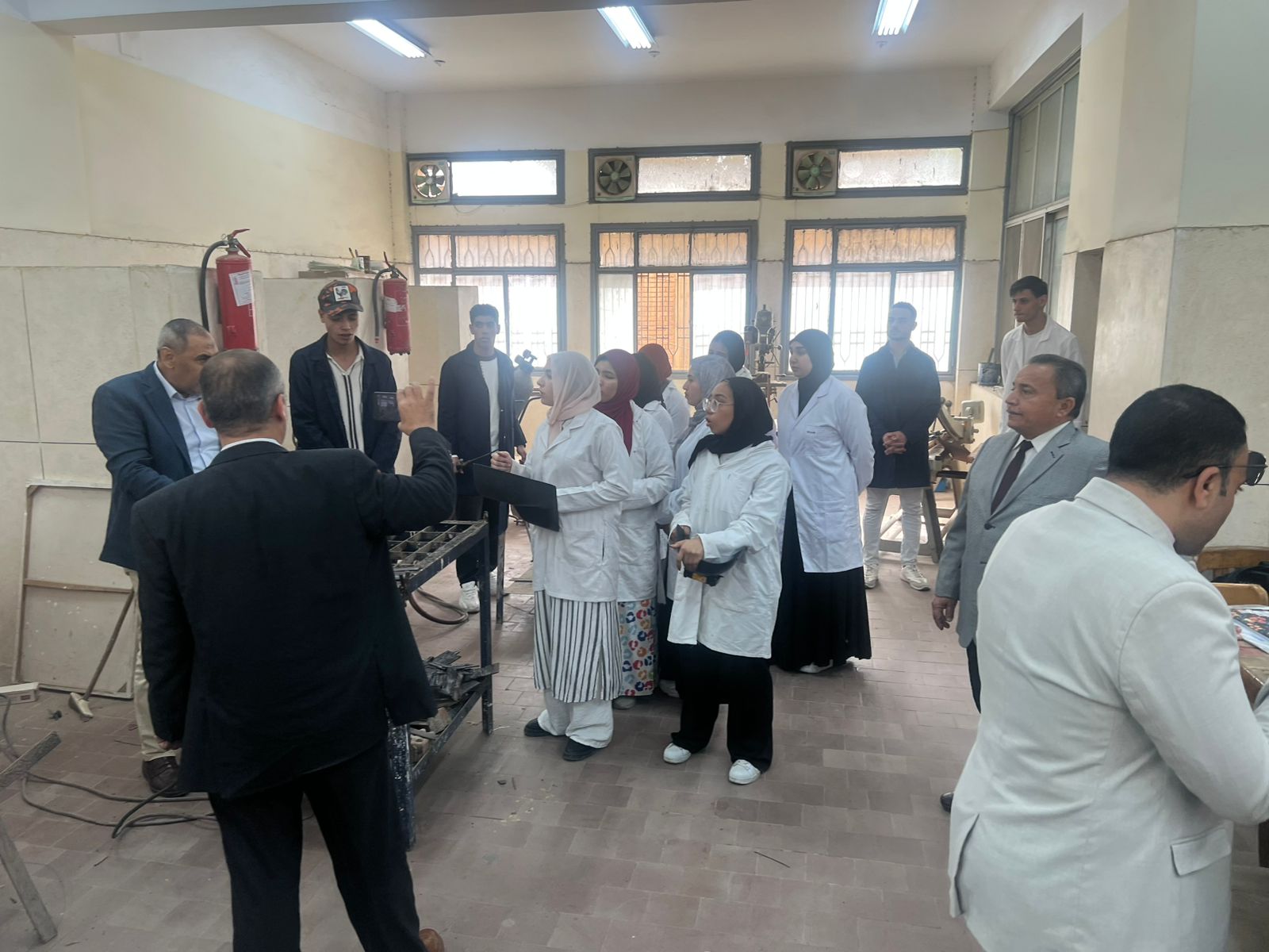 متابعة العملية التعليمية